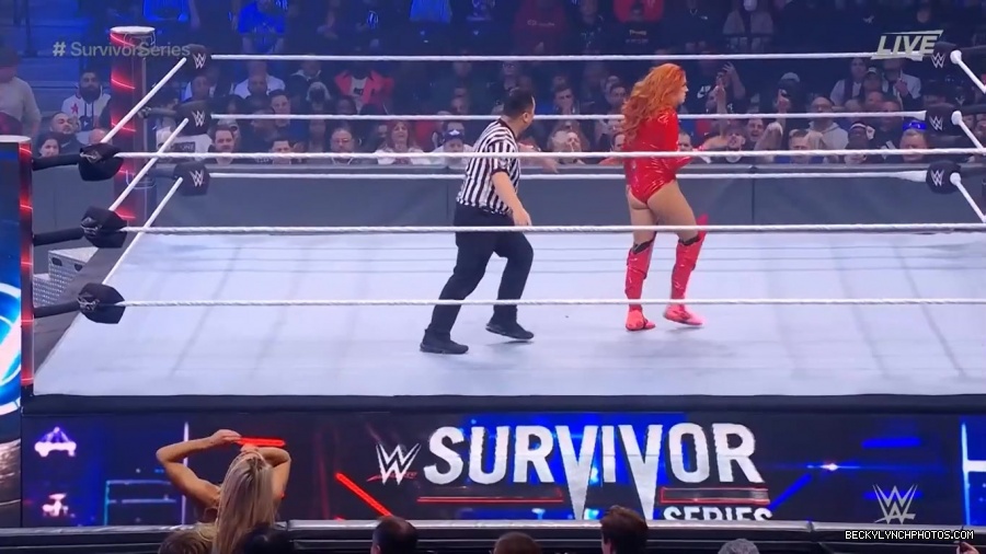 SURVIVOR_SERIES_2021_NOV__212C_2021_-_Becky_vs_Charlotte_0600.jpg