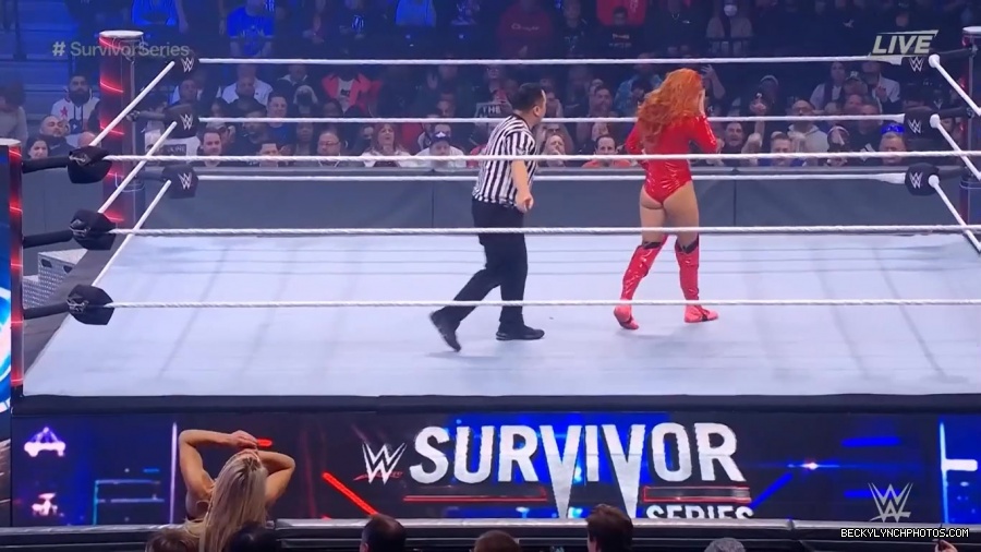 SURVIVOR_SERIES_2021_NOV__212C_2021_-_Becky_vs_Charlotte_0601.jpg