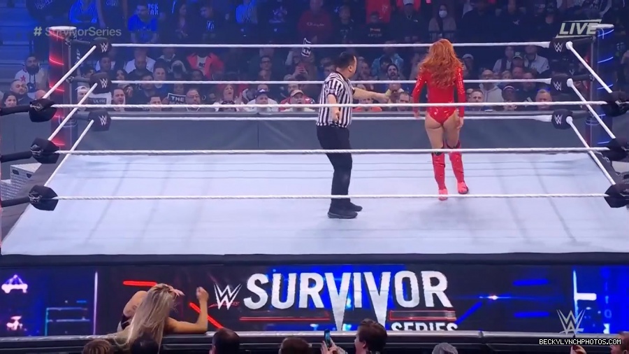 SURVIVOR_SERIES_2021_NOV__212C_2021_-_Becky_vs_Charlotte_0603.jpg