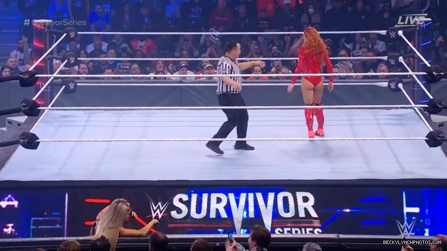 SURVIVOR_SERIES_2021_NOV__212C_2021_-_Becky_vs_Charlotte_0604.jpg