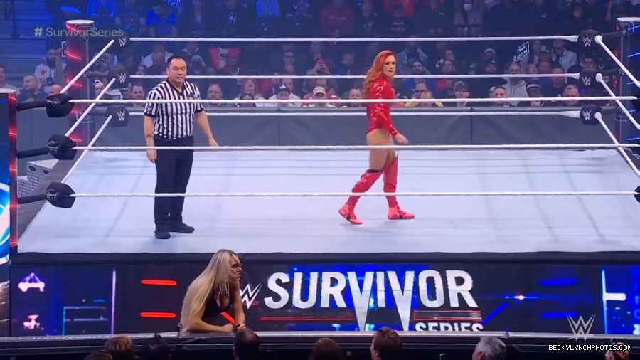 SURVIVOR_SERIES_2021_NOV__212C_2021_-_Becky_vs_Charlotte_0623.jpg