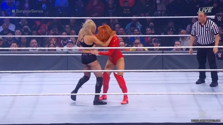 SURVIVOR_SERIES_2021_NOV__212C_2021_-_Becky_vs_Charlotte_0669.jpg