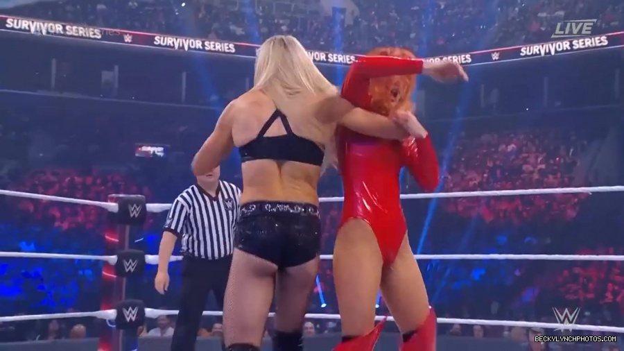SURVIVOR_SERIES_2021_NOV__212C_2021_-_Becky_vs_Charlotte_0671.jpg