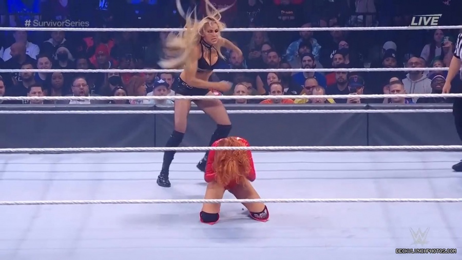 SURVIVOR_SERIES_2021_NOV__212C_2021_-_Becky_vs_Charlotte_0679.jpg