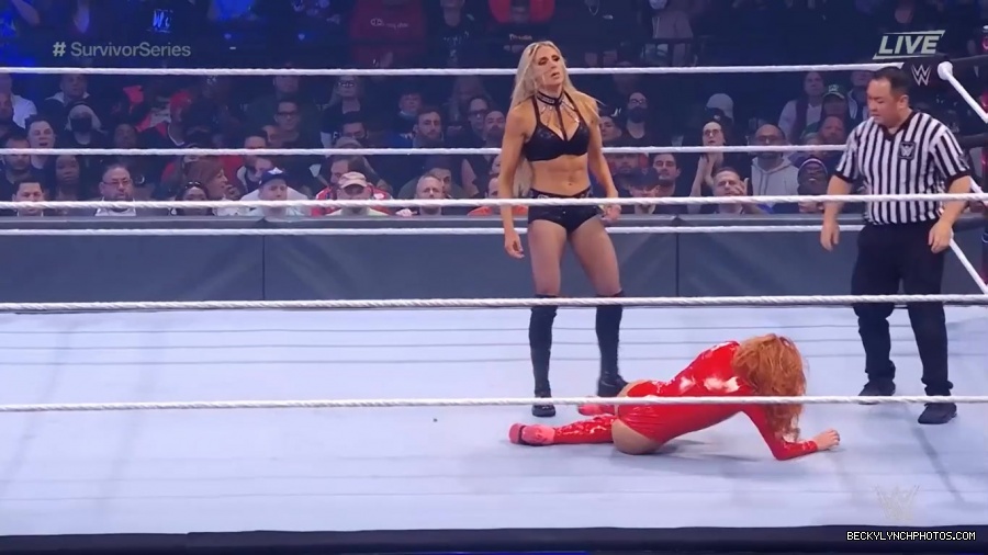 SURVIVOR_SERIES_2021_NOV__212C_2021_-_Becky_vs_Charlotte_0688.jpg