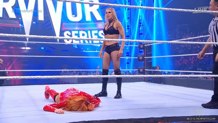 SURVIVOR_SERIES_2021_NOV__212C_2021_-_Becky_vs_Charlotte_0700.jpg