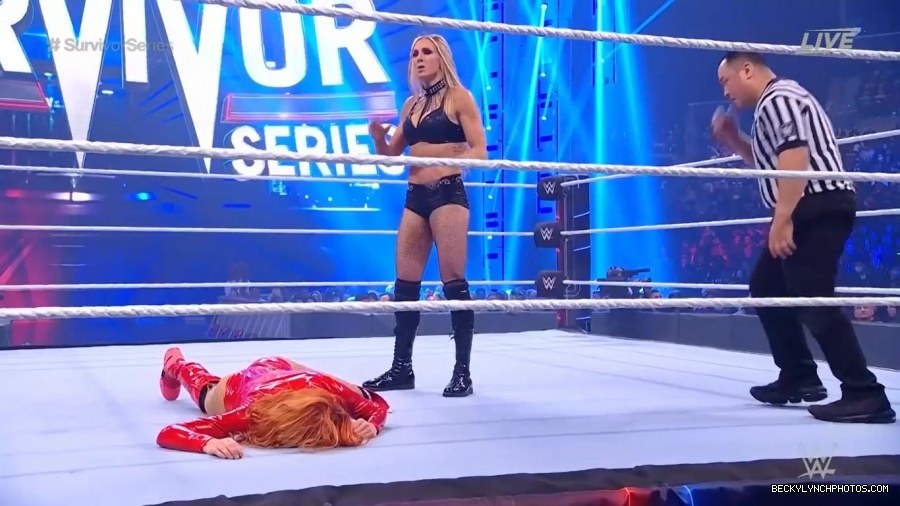 SURVIVOR_SERIES_2021_NOV__212C_2021_-_Becky_vs_Charlotte_0711.jpg