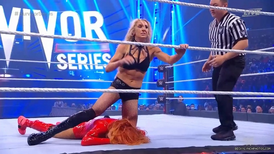SURVIVOR_SERIES_2021_NOV__212C_2021_-_Becky_vs_Charlotte_0739.jpg