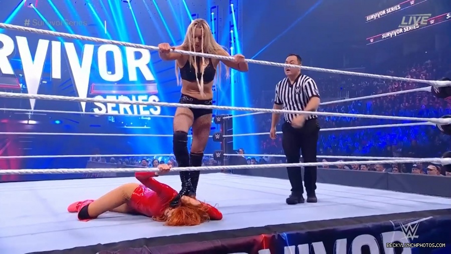 SURVIVOR_SERIES_2021_NOV__212C_2021_-_Becky_vs_Charlotte_0749.jpg
