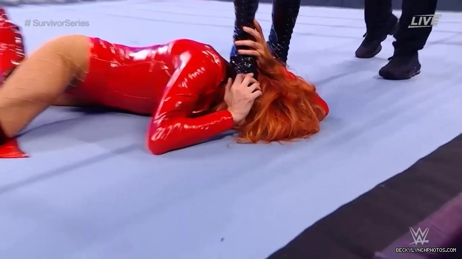SURVIVOR_SERIES_2021_NOV__212C_2021_-_Becky_vs_Charlotte_0755.jpg