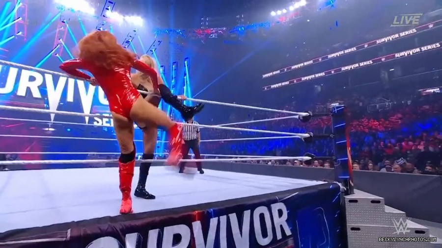 SURVIVOR_SERIES_2021_NOV__212C_2021_-_Becky_vs_Charlotte_0791.jpg