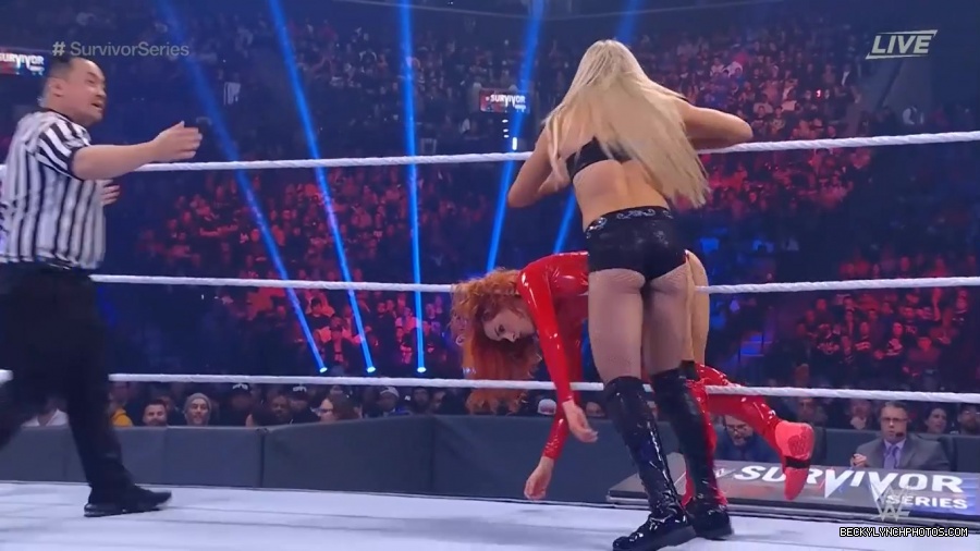 SURVIVOR_SERIES_2021_NOV__212C_2021_-_Becky_vs_Charlotte_0811.jpg