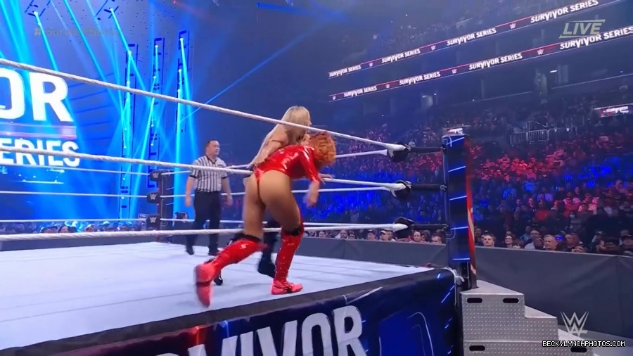 SURVIVOR_SERIES_2021_NOV__212C_2021_-_Becky_vs_Charlotte_0820.jpg