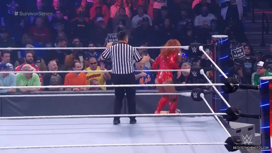 SURVIVOR_SERIES_2021_NOV__212C_2021_-_Becky_vs_Charlotte_0938.jpg