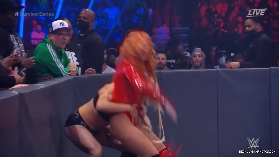 SURVIVOR_SERIES_2021_NOV__212C_2021_-_Becky_vs_Charlotte_0944.jpg