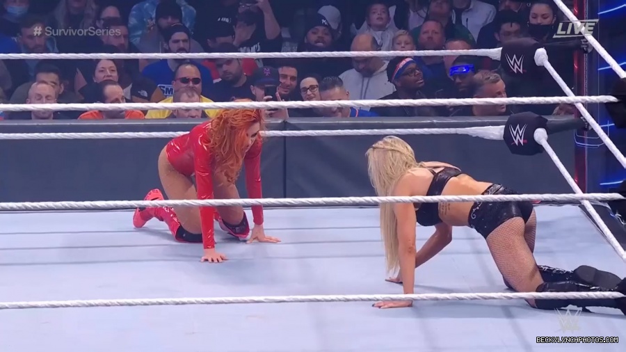 SURVIVOR_SERIES_2021_NOV__212C_2021_-_Becky_vs_Charlotte_1052.jpg