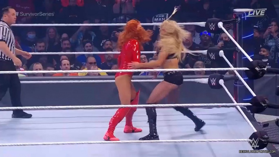 SURVIVOR_SERIES_2021_NOV__212C_2021_-_Becky_vs_Charlotte_1070.jpg