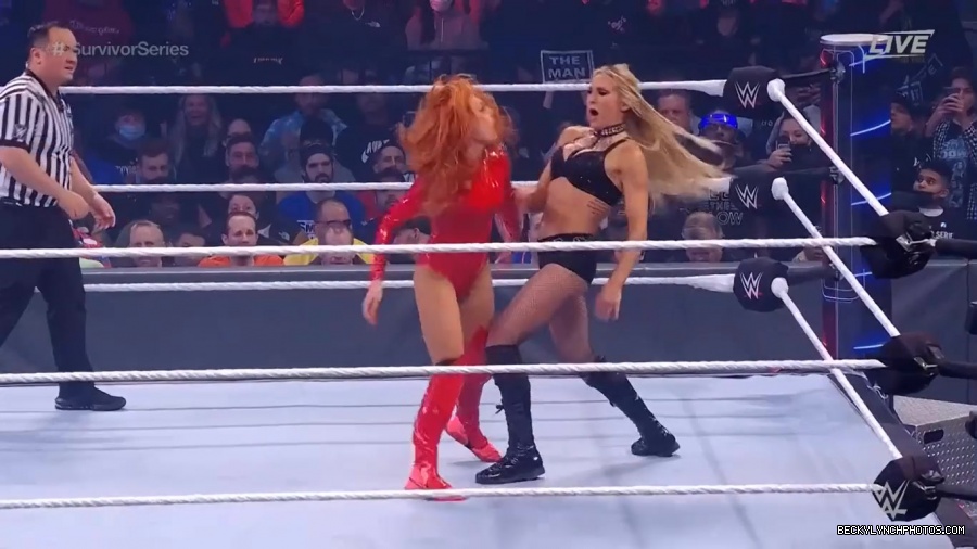 SURVIVOR_SERIES_2021_NOV__212C_2021_-_Becky_vs_Charlotte_1071.jpg