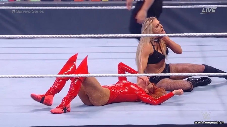 SURVIVOR_SERIES_2021_NOV__212C_2021_-_Becky_vs_Charlotte_1095.jpg