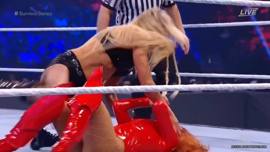 SURVIVOR_SERIES_2021_NOV__212C_2021_-_Becky_vs_Charlotte_1135.jpg