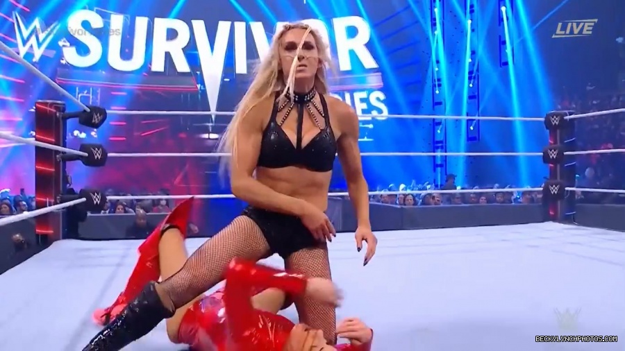 SURVIVOR_SERIES_2021_NOV__212C_2021_-_Becky_vs_Charlotte_1145.jpg