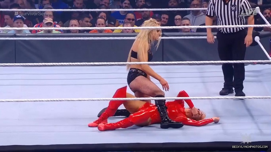SURVIVOR_SERIES_2021_NOV__212C_2021_-_Becky_vs_Charlotte_1149.jpg