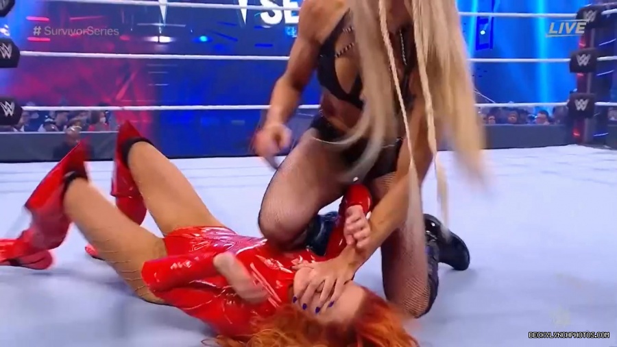 SURVIVOR_SERIES_2021_NOV__212C_2021_-_Becky_vs_Charlotte_1154.jpg