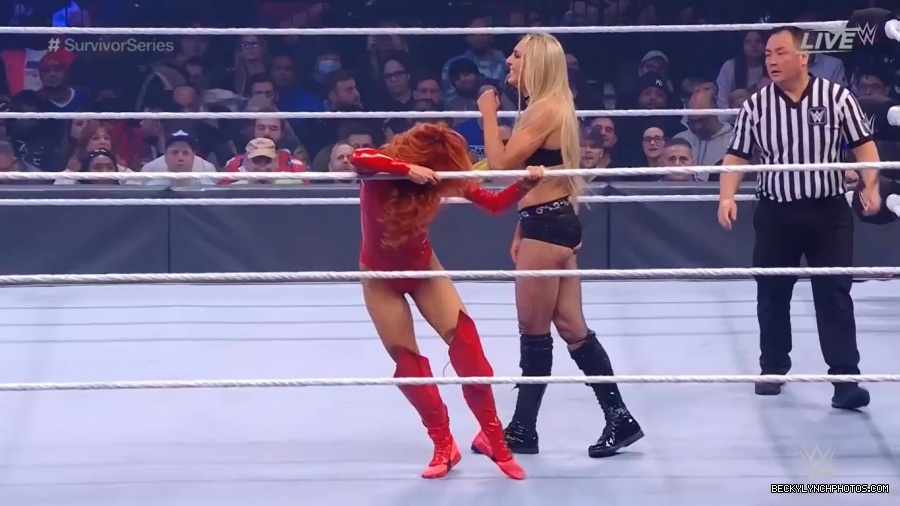 SURVIVOR_SERIES_2021_NOV__212C_2021_-_Becky_vs_Charlotte_1172.jpg
