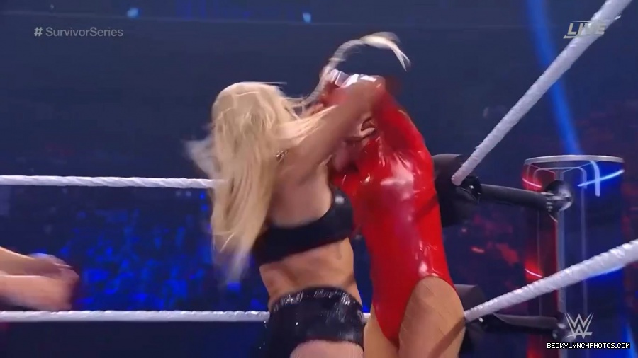 SURVIVOR_SERIES_2021_NOV__212C_2021_-_Becky_vs_Charlotte_1231.jpg