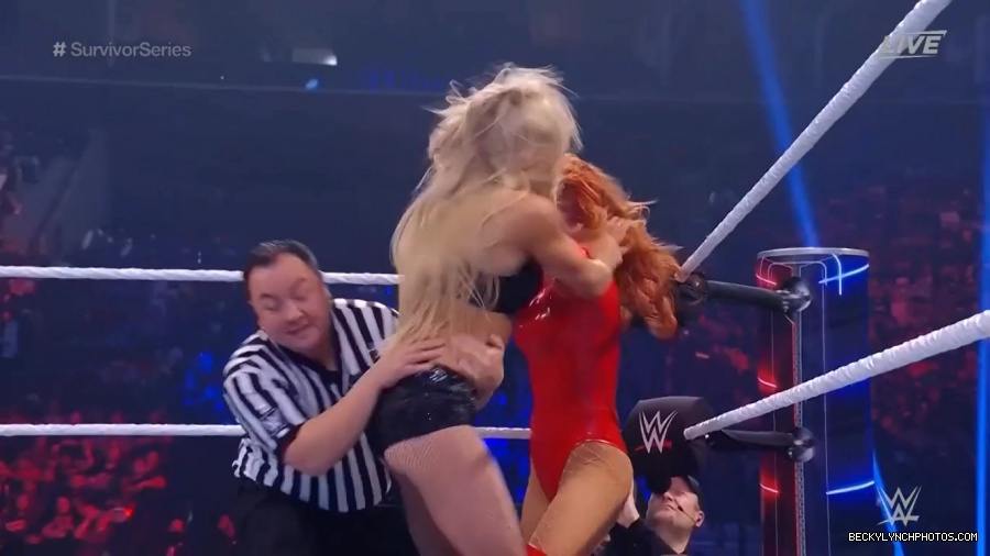 SURVIVOR_SERIES_2021_NOV__212C_2021_-_Becky_vs_Charlotte_1234.jpg