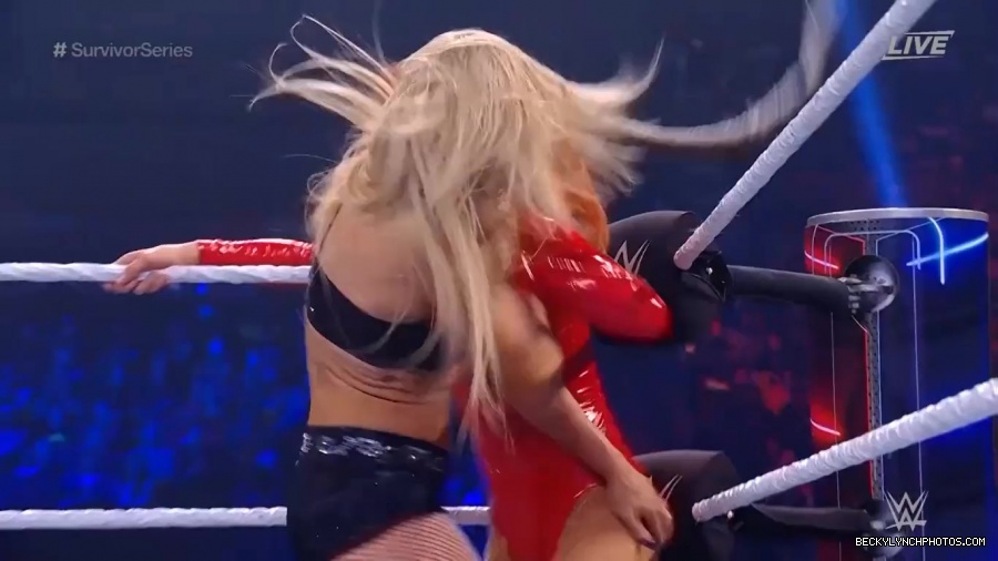 SURVIVOR_SERIES_2021_NOV__212C_2021_-_Becky_vs_Charlotte_1255.jpg