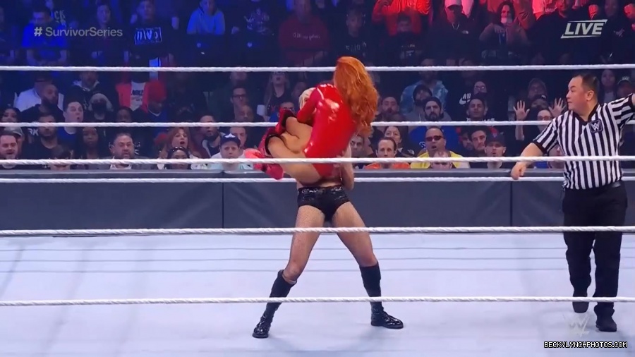 SURVIVOR_SERIES_2021_NOV__212C_2021_-_Becky_vs_Charlotte_1307.jpg