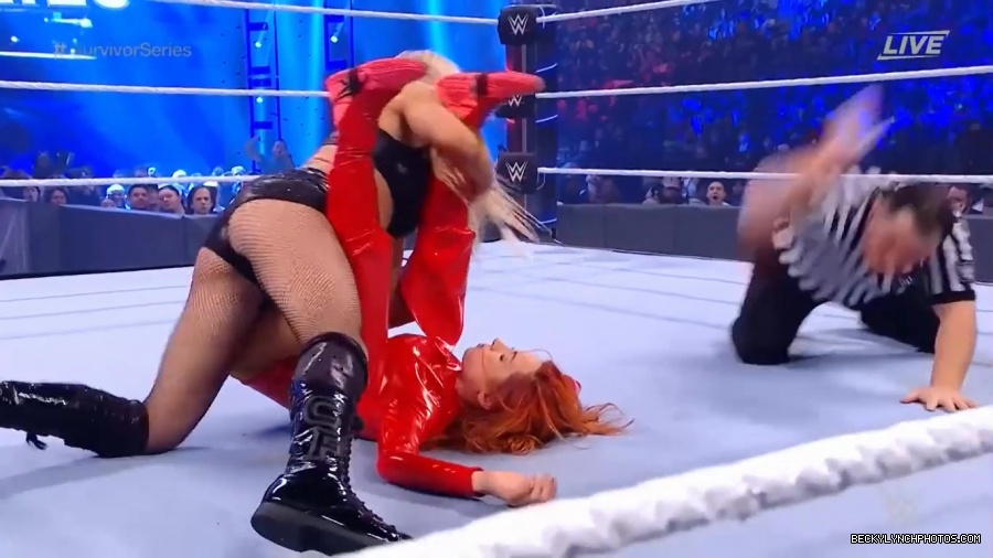 SURVIVOR_SERIES_2021_NOV__212C_2021_-_Becky_vs_Charlotte_1317.jpg