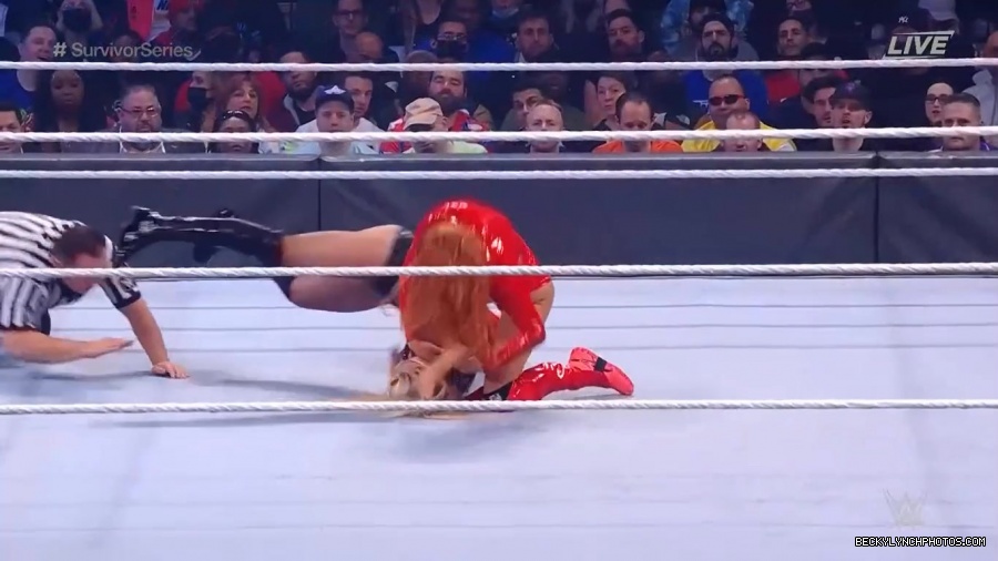 SURVIVOR_SERIES_2021_NOV__212C_2021_-_Becky_vs_Charlotte_1430.jpg