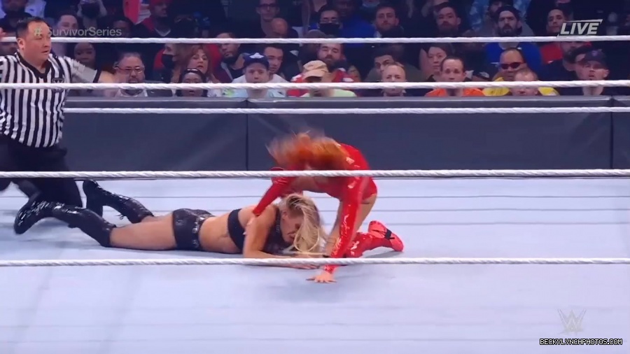 SURVIVOR_SERIES_2021_NOV__212C_2021_-_Becky_vs_Charlotte_1431.jpg