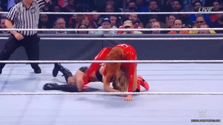 SURVIVOR_SERIES_2021_NOV__212C_2021_-_Becky_vs_Charlotte_1432.jpg