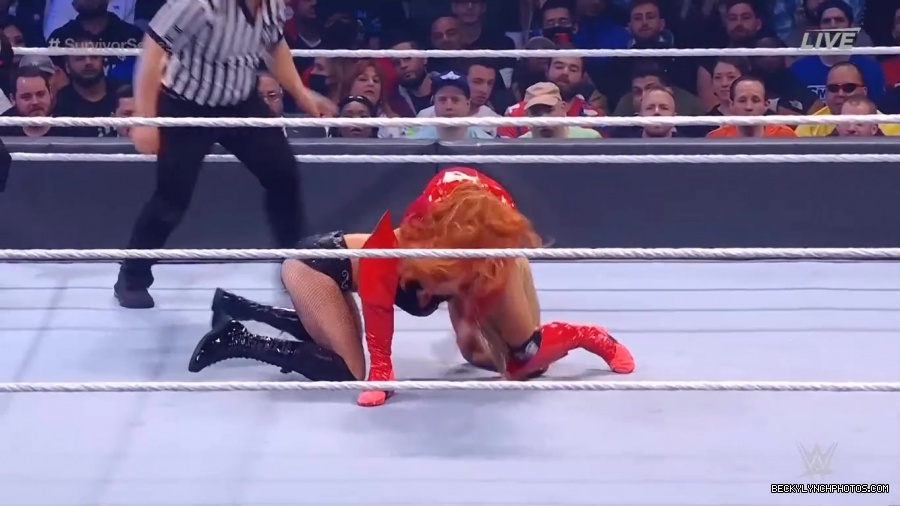 SURVIVOR_SERIES_2021_NOV__212C_2021_-_Becky_vs_Charlotte_1433.jpg