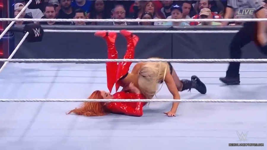 SURVIVOR_SERIES_2021_NOV__212C_2021_-_Becky_vs_Charlotte_1440.jpg