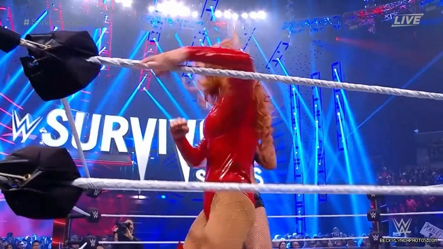 SURVIVOR_SERIES_2021_NOV__212C_2021_-_Becky_vs_Charlotte_1463.jpg