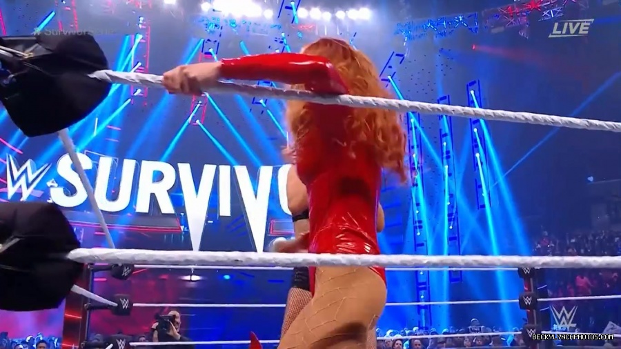 SURVIVOR_SERIES_2021_NOV__212C_2021_-_Becky_vs_Charlotte_1464.jpg