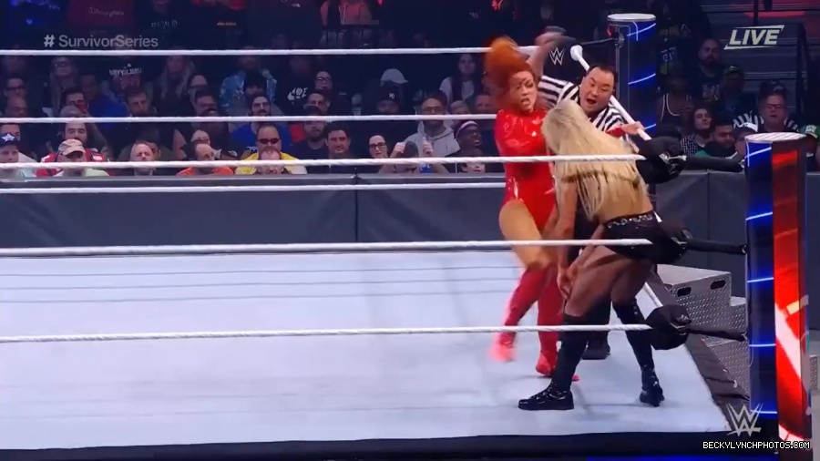 SURVIVOR_SERIES_2021_NOV__212C_2021_-_Becky_vs_Charlotte_1498.jpg