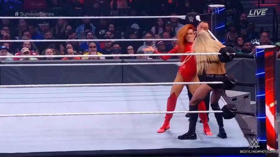SURVIVOR_SERIES_2021_NOV__212C_2021_-_Becky_vs_Charlotte_1499.jpg