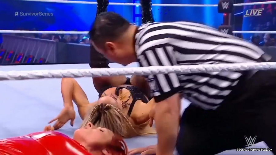 SURVIVOR_SERIES_2021_NOV__212C_2021_-_Becky_vs_Charlotte_1533.jpg