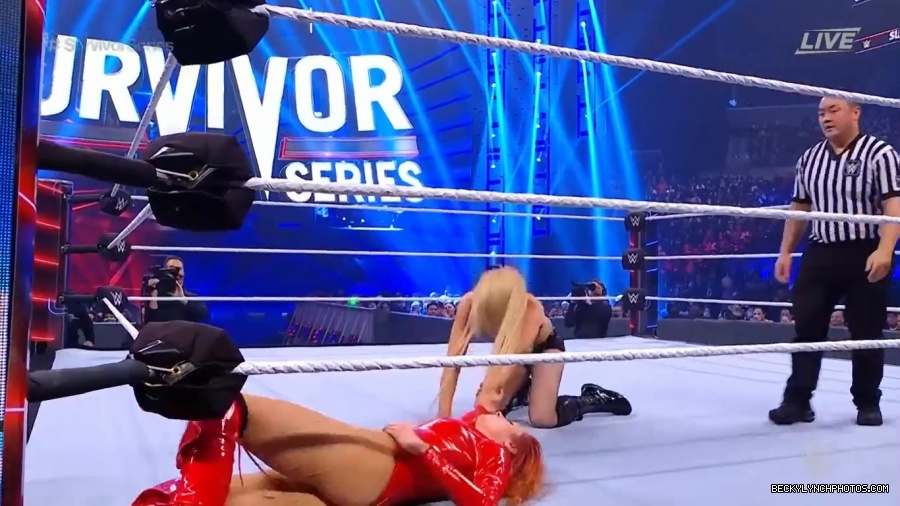 SURVIVOR_SERIES_2021_NOV__212C_2021_-_Becky_vs_Charlotte_1581.jpg