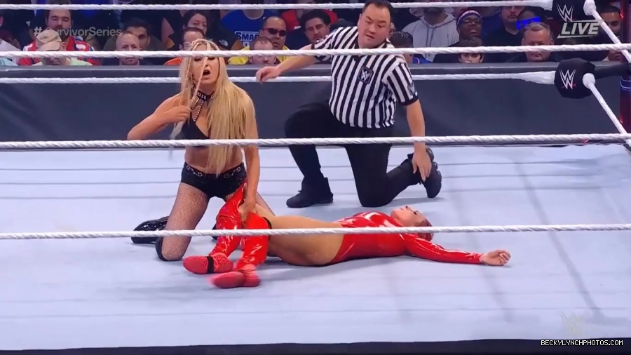 SURVIVOR_SERIES_2021_NOV__212C_2021_-_Becky_vs_Charlotte_1599.jpg