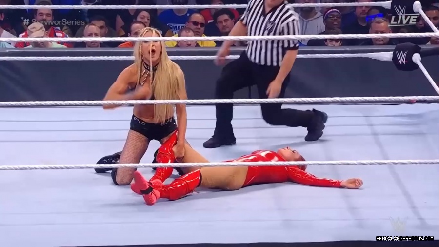 SURVIVOR_SERIES_2021_NOV__212C_2021_-_Becky_vs_Charlotte_1600.jpg