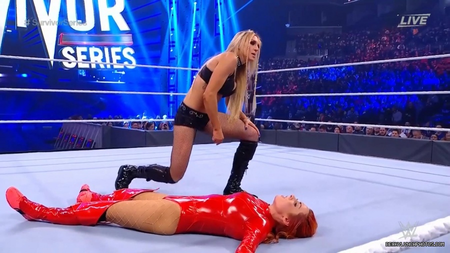 SURVIVOR_SERIES_2021_NOV__212C_2021_-_Becky_vs_Charlotte_1614.jpg