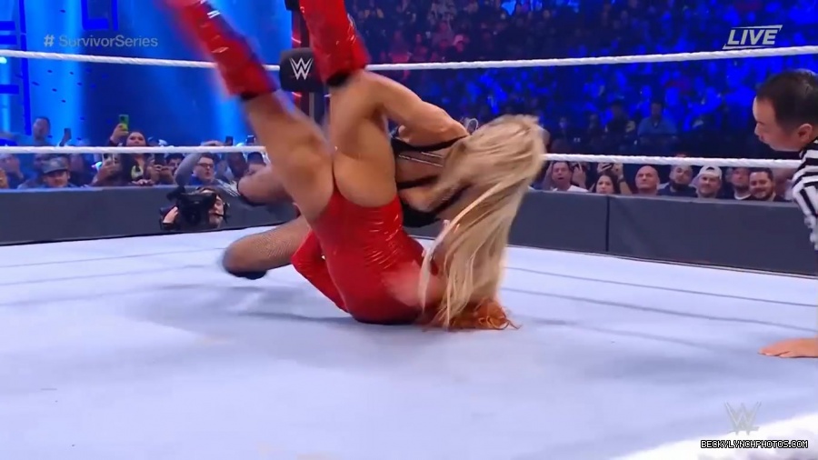 SURVIVOR_SERIES_2021_NOV__212C_2021_-_Becky_vs_Charlotte_1674.jpg