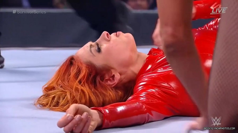 SURVIVOR_SERIES_2021_NOV__212C_2021_-_Becky_vs_Charlotte_1732.jpg