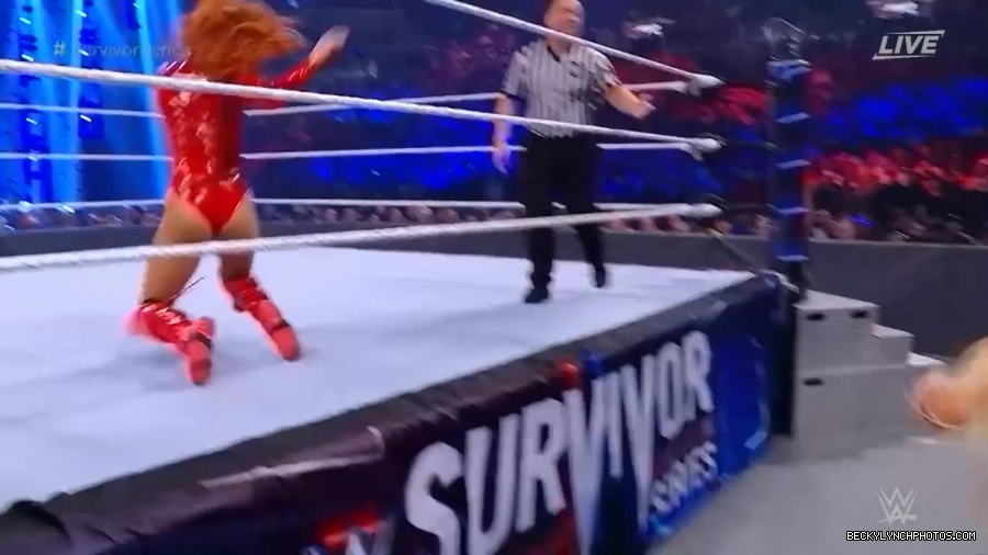 SURVIVOR_SERIES_2021_NOV__212C_2021_-_Becky_vs_Charlotte_1810.jpg
